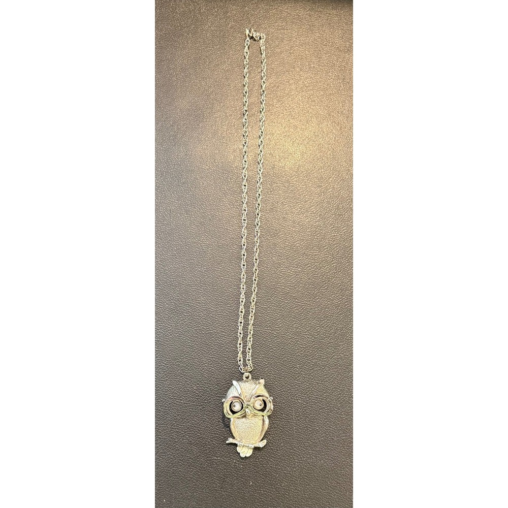 FAB Womens Pendant Necklace Silver Owl Moving Glasses Vintage Costume Jewelry